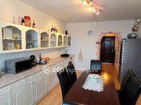 Eladó panellakás, Debrecenben 69.9 M Ft, 3 szobás