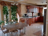 Eladó családi ház, Kerepesen 370 M Ft, 8 szobás