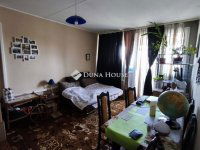 Eladó panellakás, Pécsett 40.5 M Ft, 2 szobás