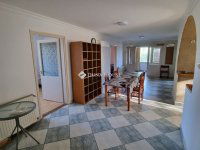 Eladó családi ház, Papkeszin 89.9 M Ft, 9 szobás