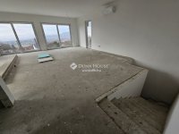 Eladó családi ház, Szentendrén 215 M Ft, 5 szobás