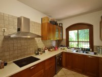 Eladó családi ház, Kesztölcön 135 M Ft, 6 szobás