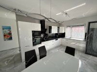 Kiadó családi ház, albérlet