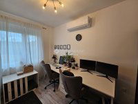 Eladó téglalakás, Pécsett 100 M Ft, 4 szobás