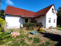 Eladó családi ház, Mohácson 32 M Ft, 5 szobás