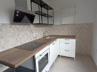 Eladó panellakás, Tatán 58.9 M Ft, 2 szobás