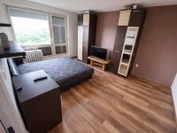 Eladó panellakás, Komlón 24.9 M Ft, 1+1 szobás