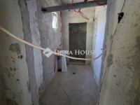 Eladó családi ház, Pilisen 80 M Ft, 10 szobás