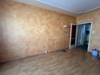 Eladó panellakás, Szegeden 45 M Ft, 1+2 szobás