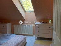 Eladó téglalakás