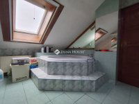 Eladó családi ház, Dunaharasztin 109.9 M Ft, 7 szobás