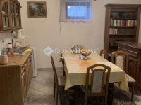 Eladó családi ház, Pécsett 95 M Ft, 5 szobás