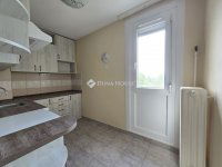 Eladó panellakás, Pécsett 48.49 M Ft, 3 szobás