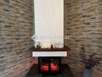 Eladó családi ház, Komlón 109 M Ft, 6 szobás