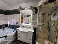 Eladó családi ház, Vecsésen 199 M Ft, 5 szobás