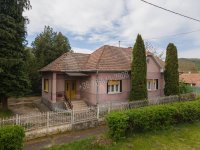 Eladó családi ház, Honton 56 M Ft, 8 szobás