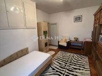 Eladó téglalakás