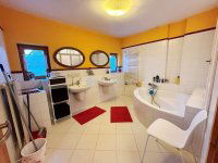 Eladó családi ház, III. kerületben 194.31 M Ft, 5 szobás