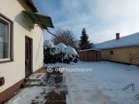 Eladó sorház, Kisújszálláson 12.5 M Ft, 1 szobás