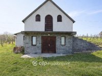 Eladó nyaraló, Lesenceistvándon 34.99 M Ft, 1 szobás