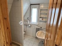 Eladó családi ház, Zánkán 99 M Ft, 8 szobás