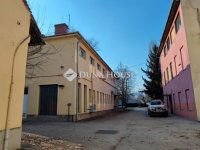 Eladó ipari ingatlan, III. kerületben 1475.25 M Ft