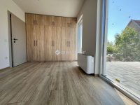 Eladó családi ház, Pécsett 127.9 M Ft, 4 szobás