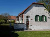 Eladó családi ház, Etyeken 145 M Ft, 5 szobás