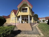 Eladó családi ház, Szombathelyen 148 M Ft, 5+1 szobás