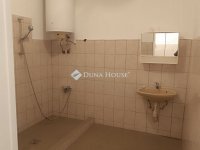 Eladó családi ház, Tápiószecsőn 59.9 M Ft, 5 szobás
