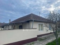 Eladó családi ház, Újkígyóson 24.85 M Ft, 4 szobás