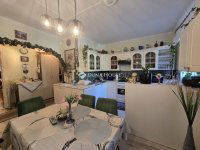 Eladó panellakás, Pécsett 61.9 M Ft, 4 szobás