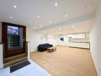 Eladó üzlethelyiség