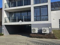 Eladó téglalakás, Debrecenben 459 M Ft, 12 szobás