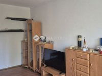 Eladó panellakás, Szegeden 39.8 M Ft, 1 szobás