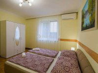 Eladó családi ház, Siófokon 299 M Ft, 8 szobás