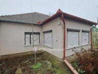 Eladó családi ház, Szentesen 19.9 M Ft, 2 szobás