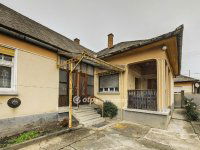 Eladó családi ház