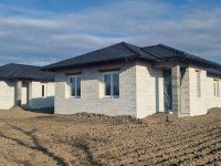 Eladó ikerház, Cegléden 60 M Ft, 3 szobás / költözzbe.hu