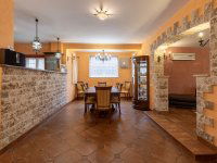 Eladó családi ház, Nagykovácsiban, Tücsök utcában 195 M Ft