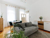 Kiadó téglalakás, albérlet, Szegeden, Szentháromság utcában