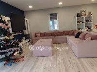 Eladó családi ház, Pápán 180 M Ft, 5+2 szobás