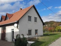 Eladó családi ház, Vonyarcvashegyen 178 M Ft, 11+2 szobás