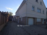 Eladó családi ház, Pápán 119 M Ft, 4+2 szobás