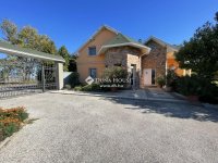 Eladó családi ház, Hartán 199 M Ft, 7 szobás