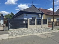 Eladó családi ház, XV. kerületben 120 M Ft, 2 szobás