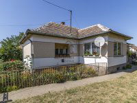 Eladó családi ház