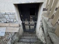 Eladó téglalakás, Pécsett 46.5 M Ft, 4 szobás