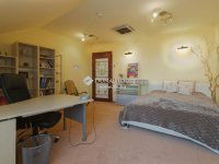 Eladó családi ház, XXI. kerületben 571.5 M Ft, 9 szobás