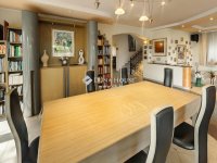 Eladó családi ház, II. kerületben 429.9 M Ft, 6 szobás